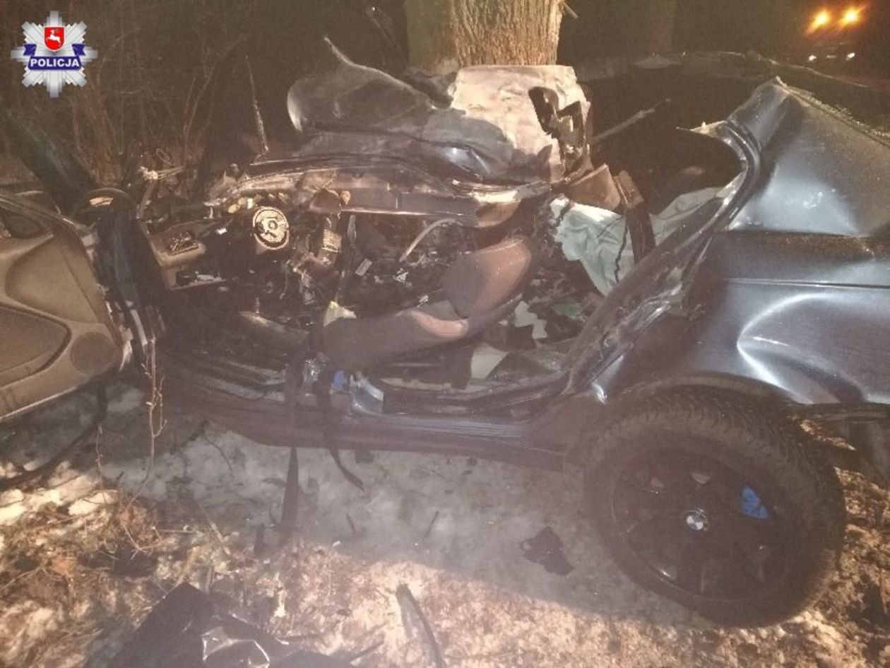  Tuligłowy. W wypadku zginął 22-letni kierowca  - Autor: Policja