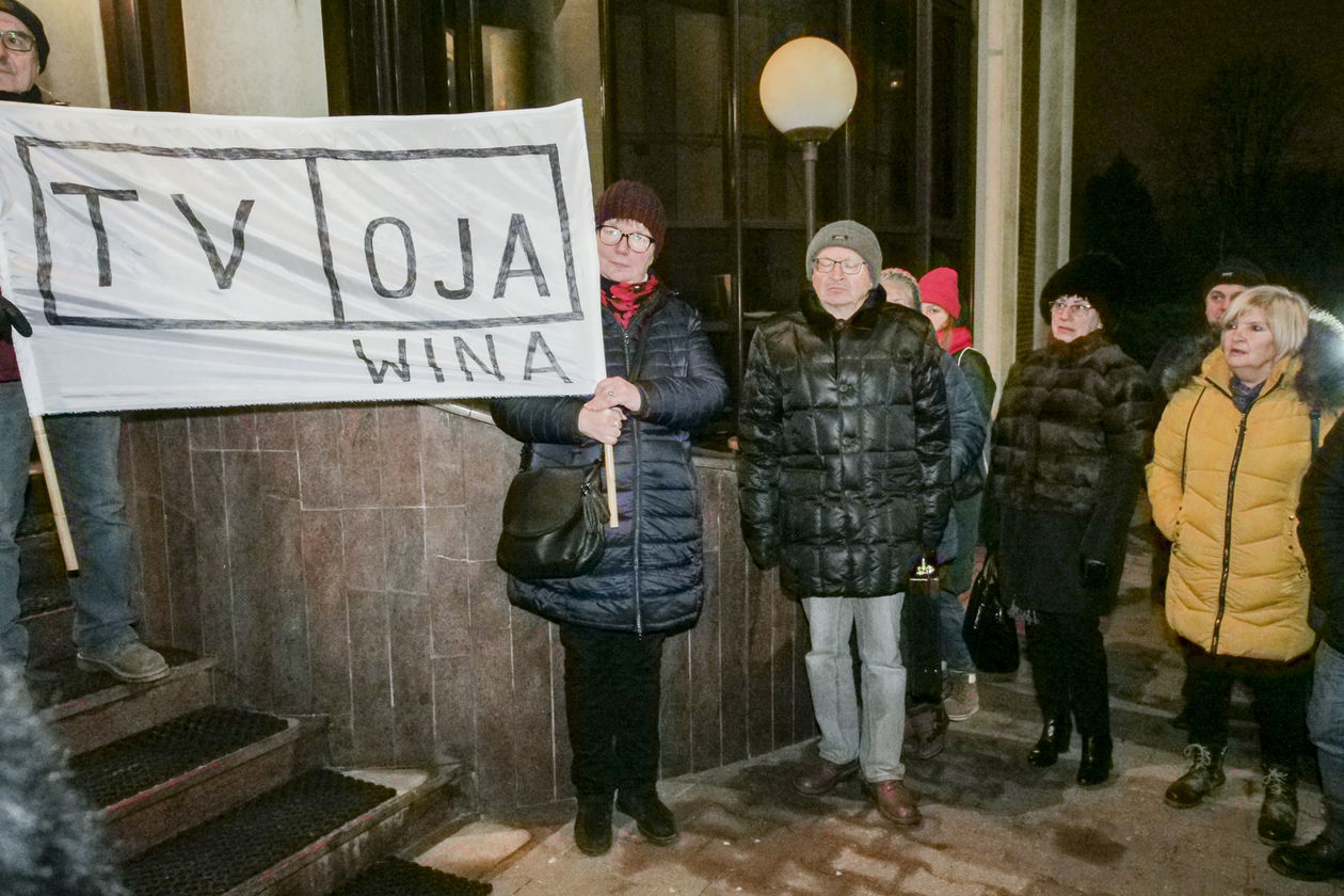 Protest KOD w obronie wolnych mediów  (zdjęcie 11) - Autor: Krzysztof Mazur