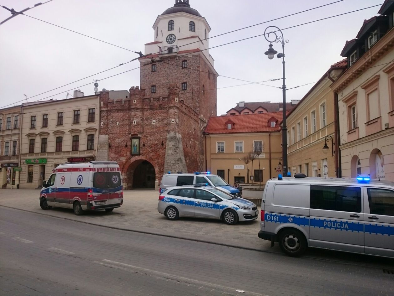  Alarm bombowy w budynku przy ul. Królewskiej w Lublinie (zdjęcie 15) - Autor: Maciej Kaczanowski