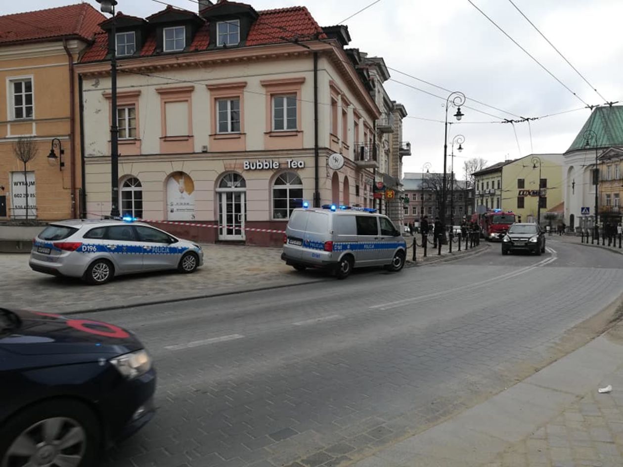  Alarm bombowy w budynku przy ul. Królewskiej w Lublinie (zdjęcie 22) - Autor: Tomasz Maciuszczak