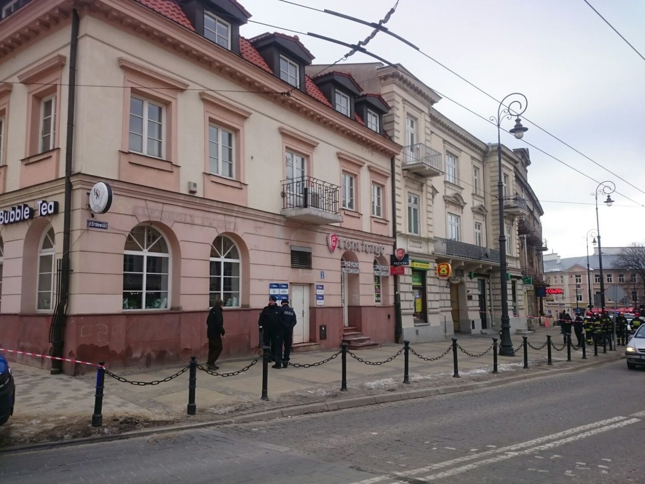  Alarm bombowy w budynku przy ul. Królewskiej w Lublinie (zdjęcie 16) - Autor: Maciej Kaczanowski
