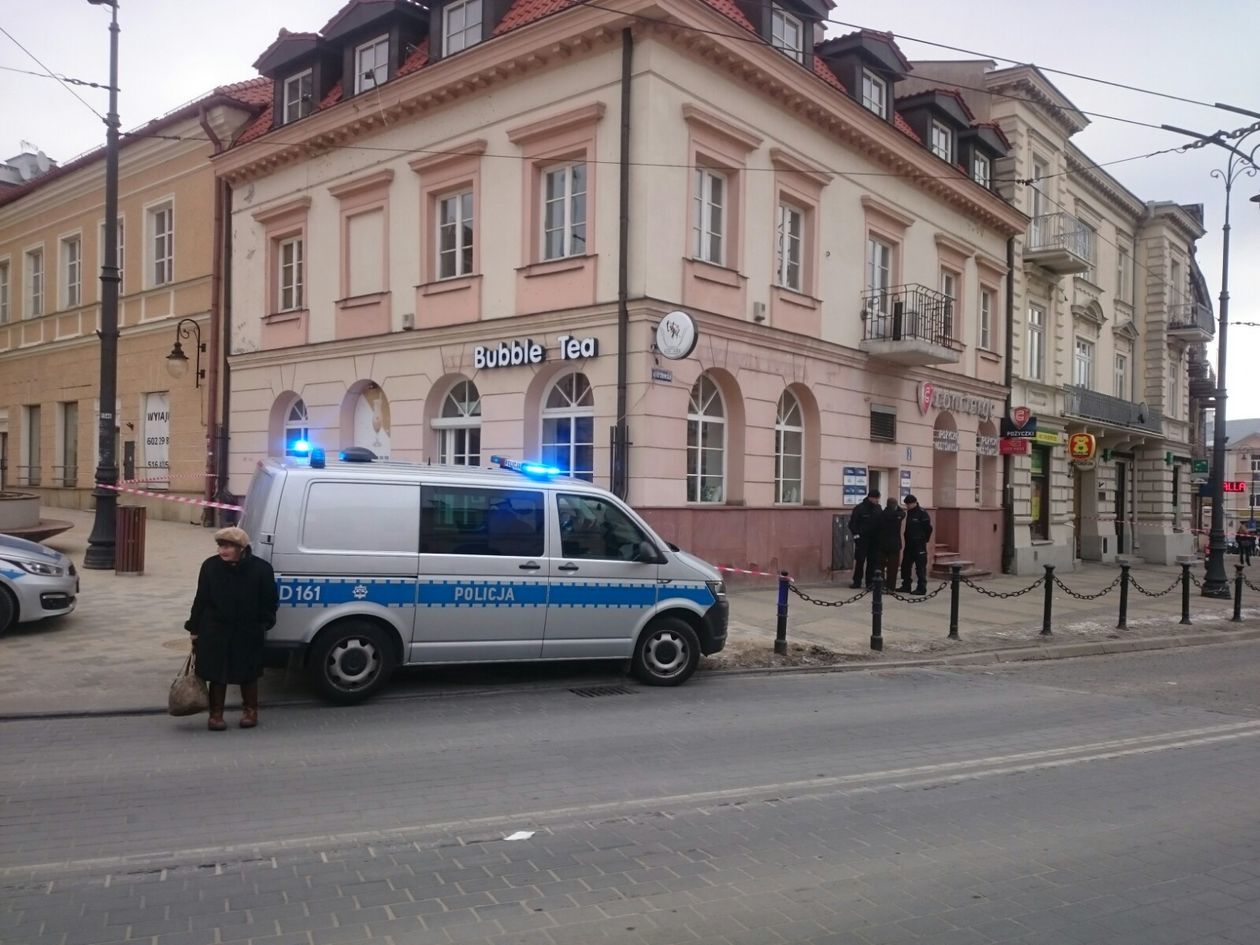  Alarm bombowy w budynku przy ul. Królewskiej w Lublinie (zdjęcie 17) - Autor: Maciej Kaczanowski