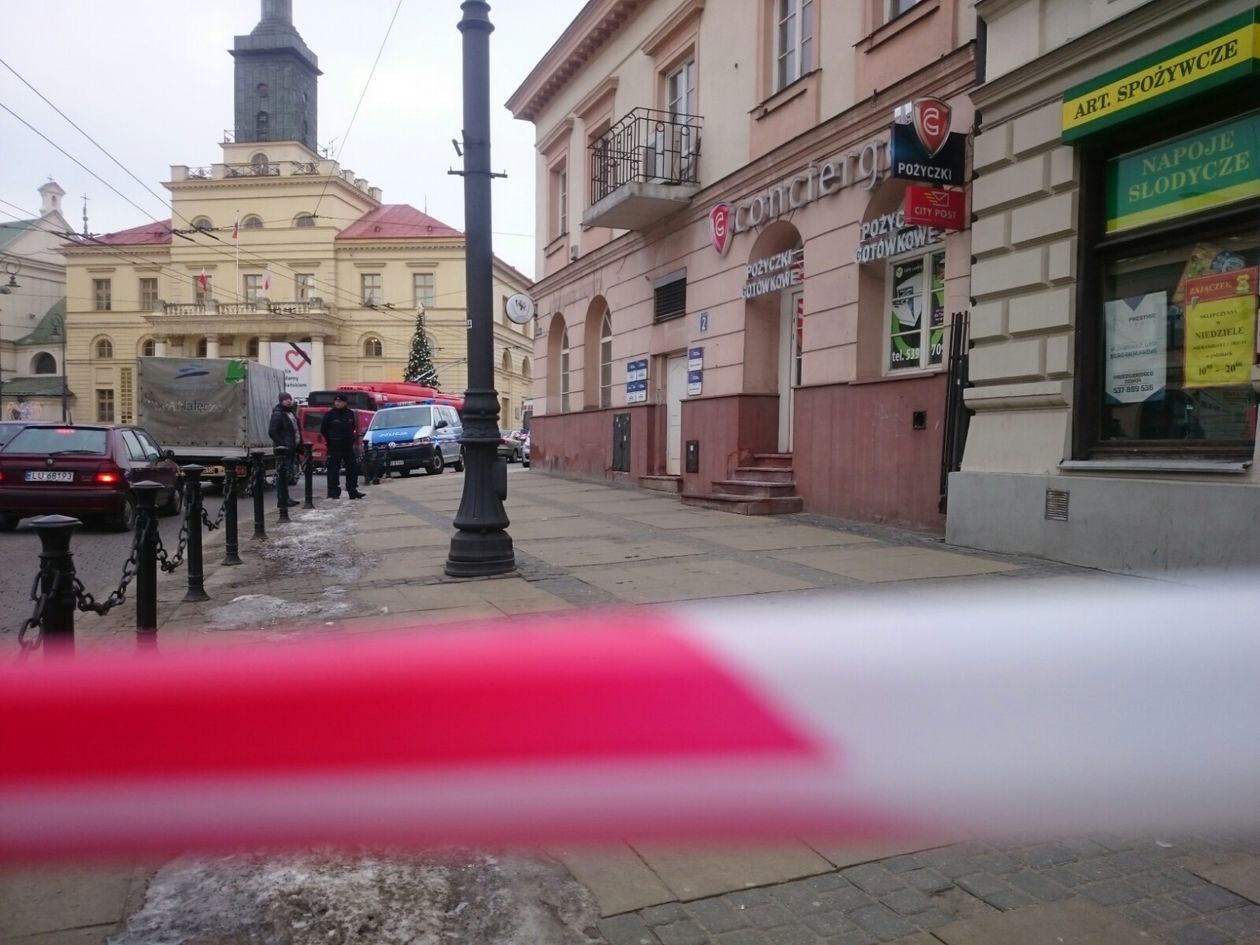  Alarm bombowy w budynku przy ul. Królewskiej w Lublinie (zdjęcie 11) - Autor: Maciej Kaczanowski