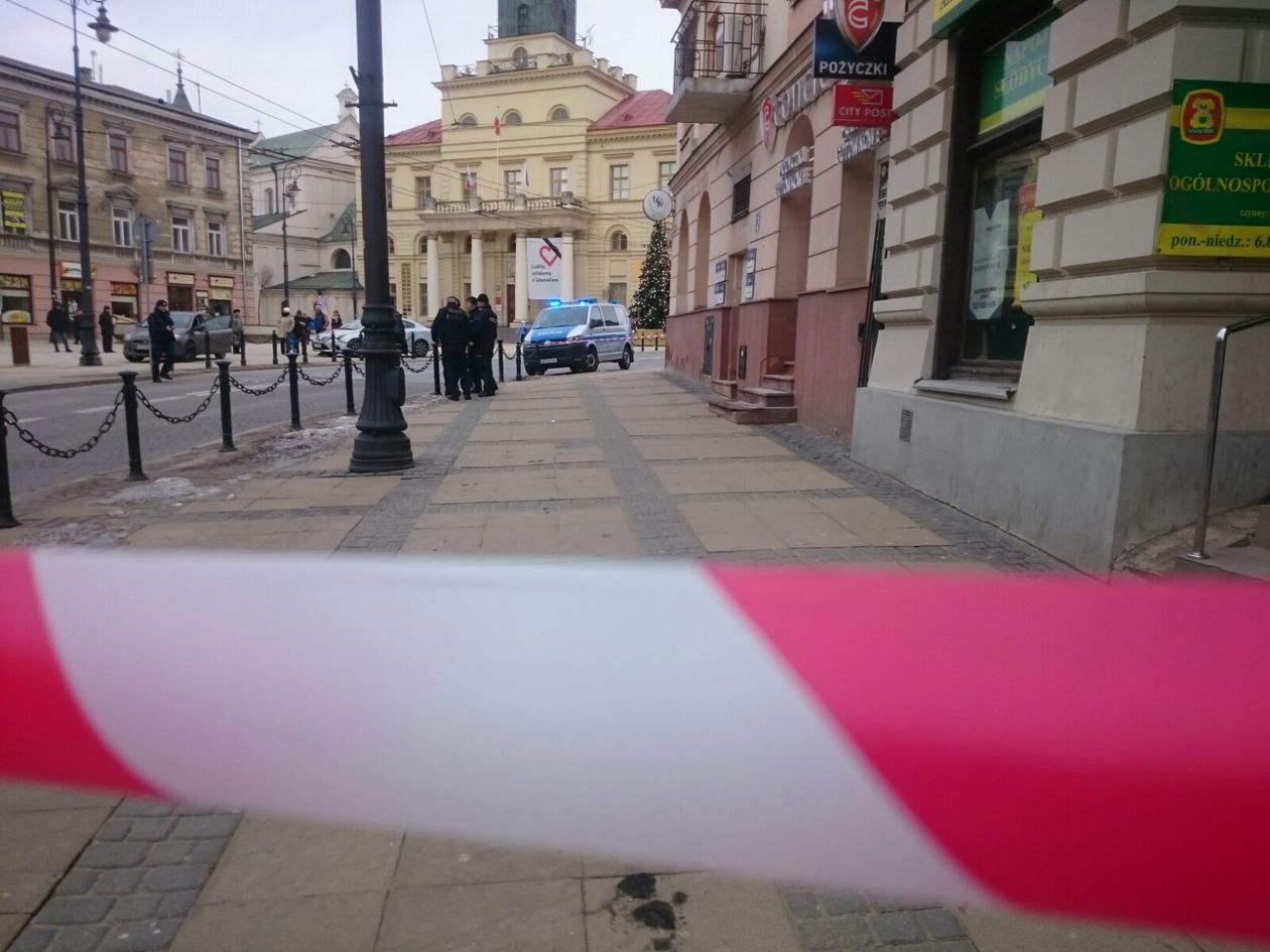  Alarm bombowy w budynku przy ul. Królewskiej w Lublinie (zdjęcie 2) - Autor: Maciej Kaczanowski