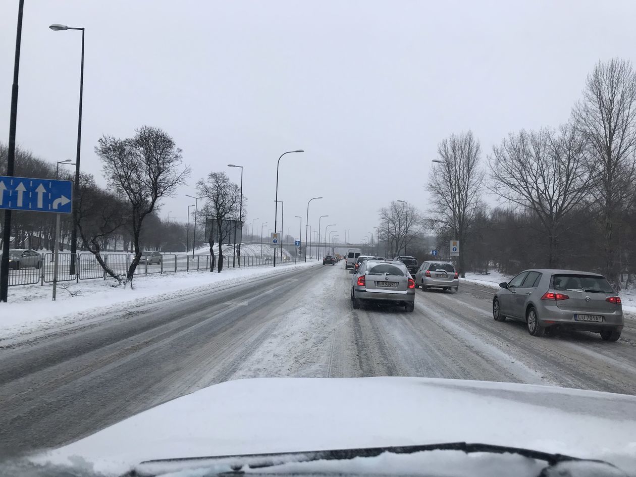  Trudne warunki na drogach w Lublinie i regionie  - Autor: Czytelnik / alarm24