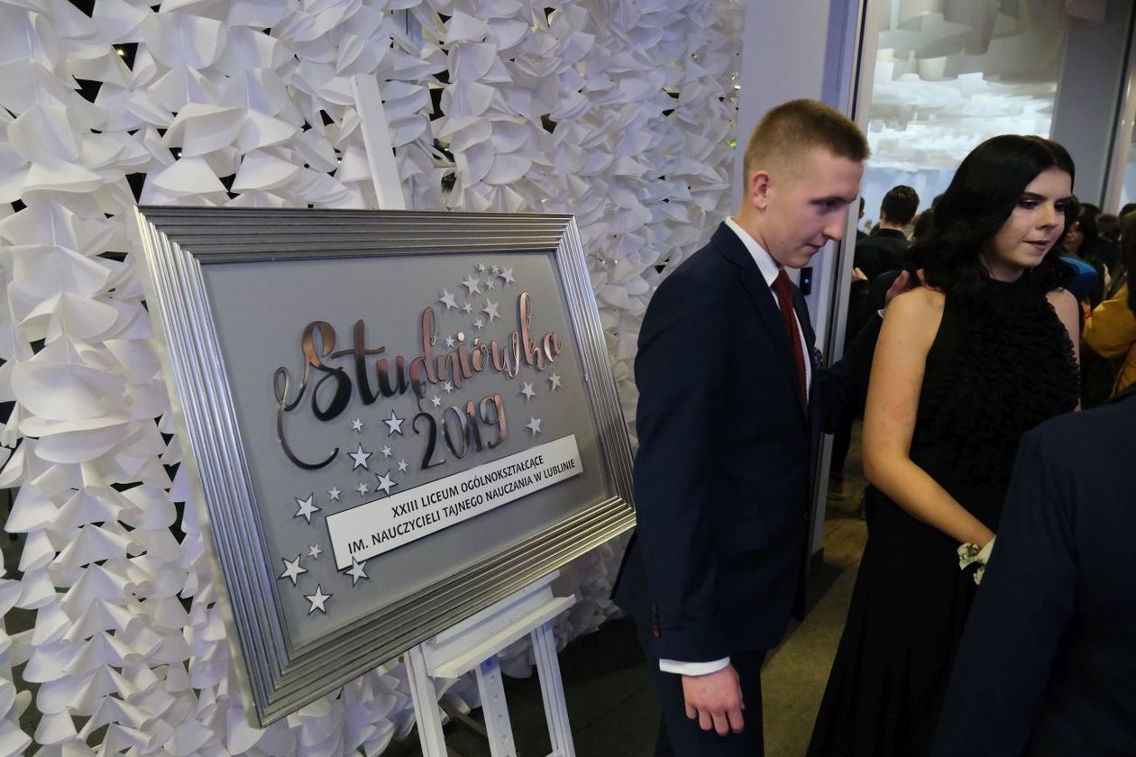  Studniówka 2019: Bal maturzystów XXIII LO w hotelu In Between (zdjęcie 1) - Autor: Maciej Kaczanowski