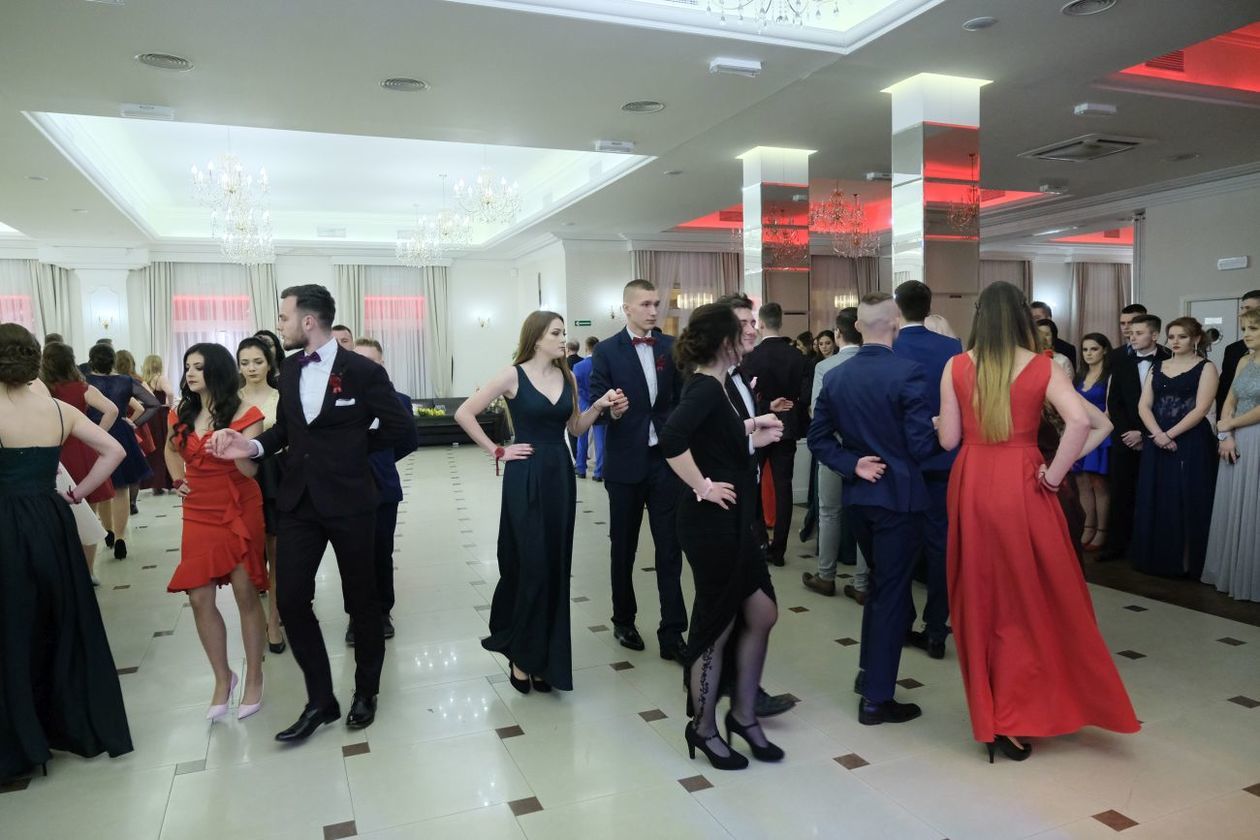  Studniówka 2019: Bal maturzystów XIV LO w hotelu Luxor (zdjęcie 54) - Autor: Maciej Kaczanowski