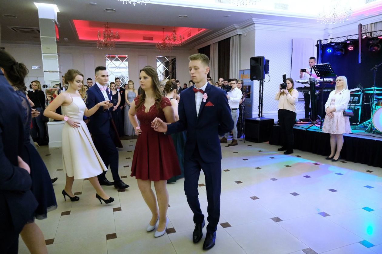  Studniówka 2019: Bal maturzystów XIV LO w hotelu Luxor (zdjęcie 39) - Autor: Maciej Kaczanowski