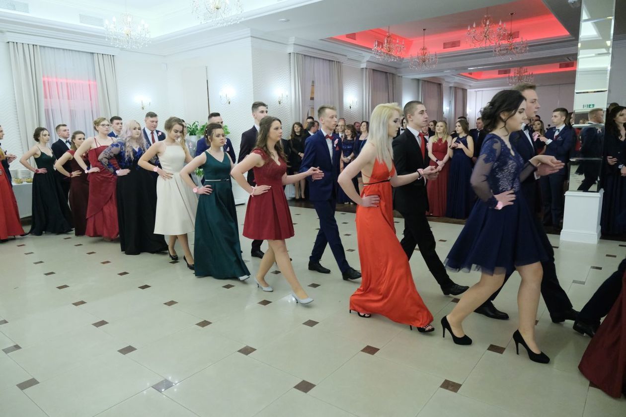  Studniówka 2019: Bal maturzystów XIV LO w hotelu Luxor (zdjęcie 34) - Autor: Maciej Kaczanowski