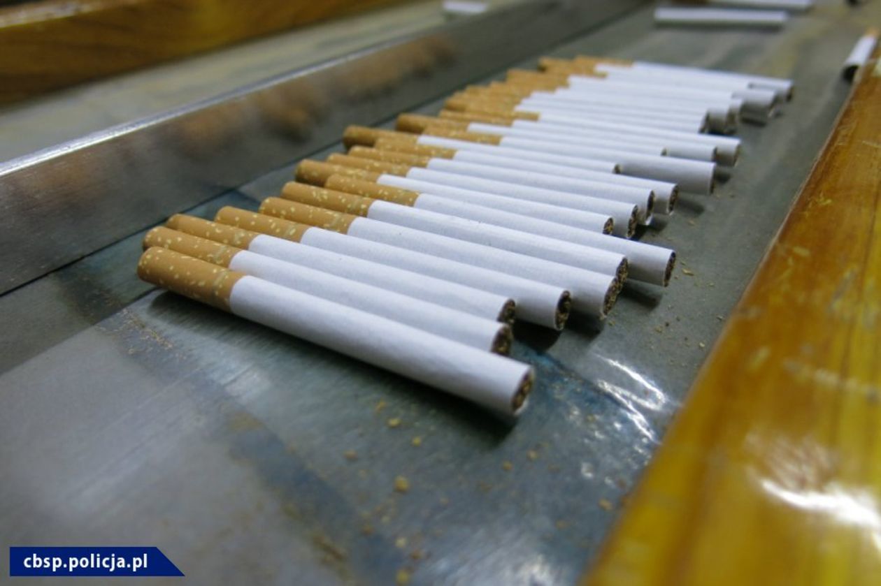  Nielegalna fabryka papierosów (zdjęcie 9) - Autor: CBŚP