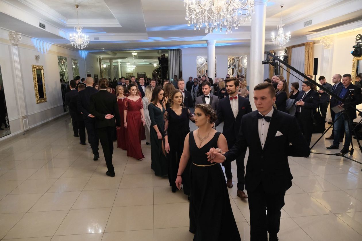  Studniówka 2019: Bal maturzystów XIX LO w hotelu Vesaria (zdjęcie 51) - Autor: Maciej Kaczanowski