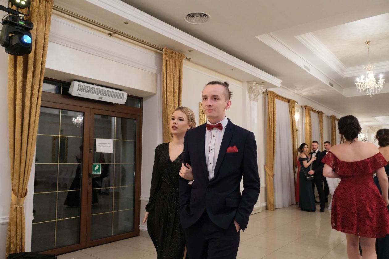  Studniówka 2019: Bal maturzystów XIX LO w hotelu Vesaria (zdjęcie 4) - Autor: Maciej Kaczanowski