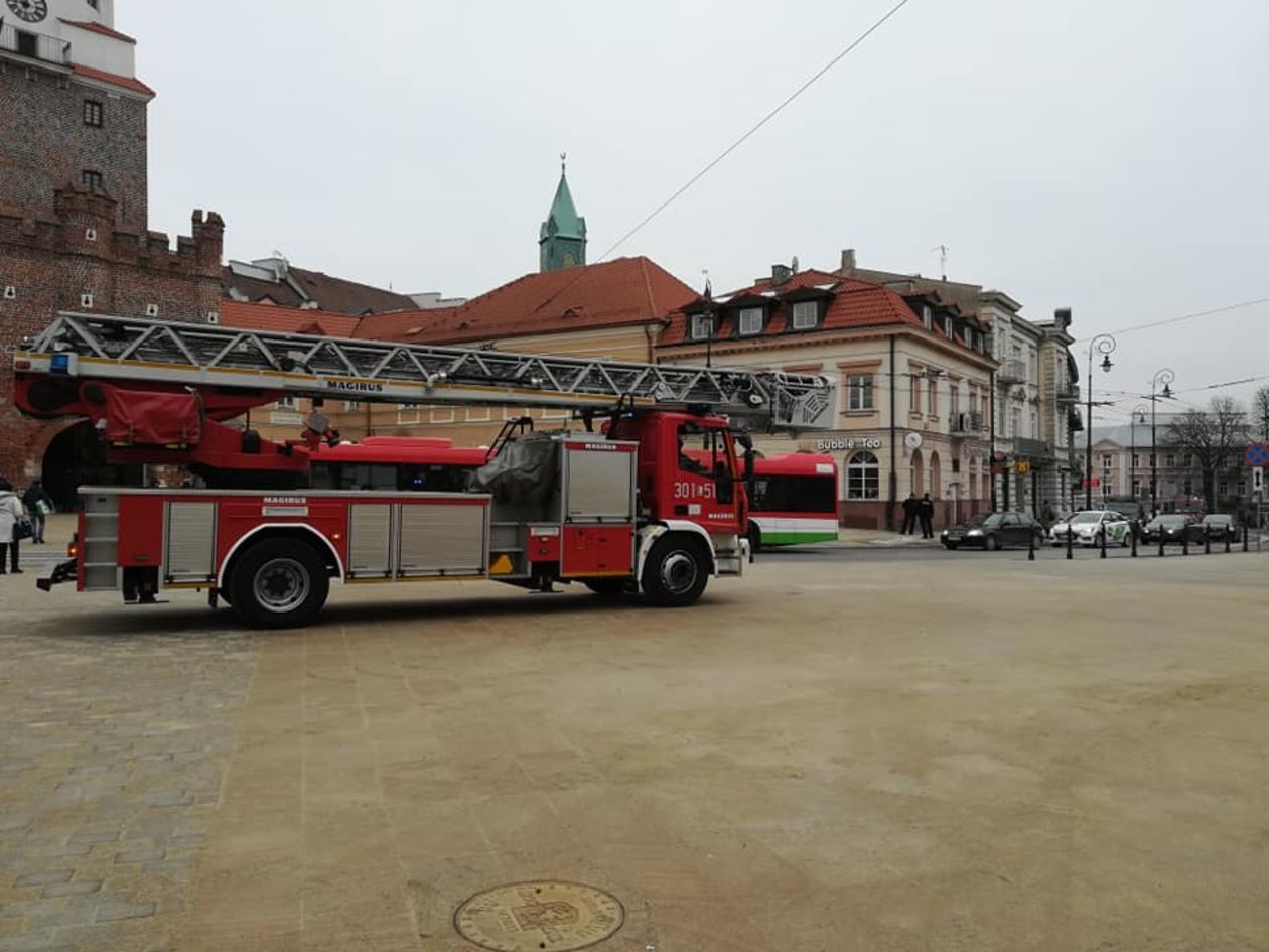 Alarm bombowy w biurach poselskich PO w Lublinie (zdjęcie 4) - Autor: Tomasz Maciuszczak