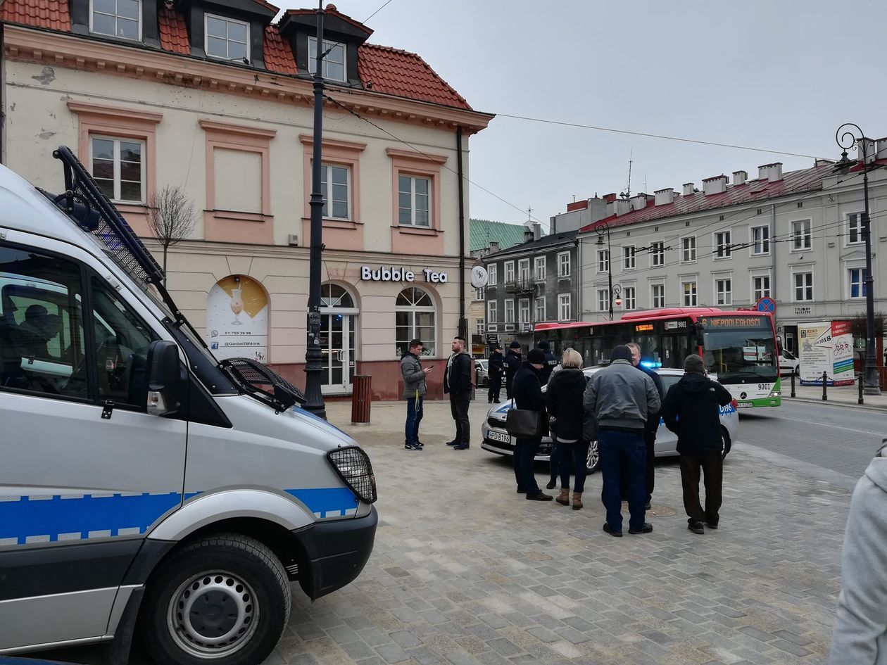 Alarm bombowy w biurach poselskich PO w Lublinie - Autor: Tomasz Maciuszczak