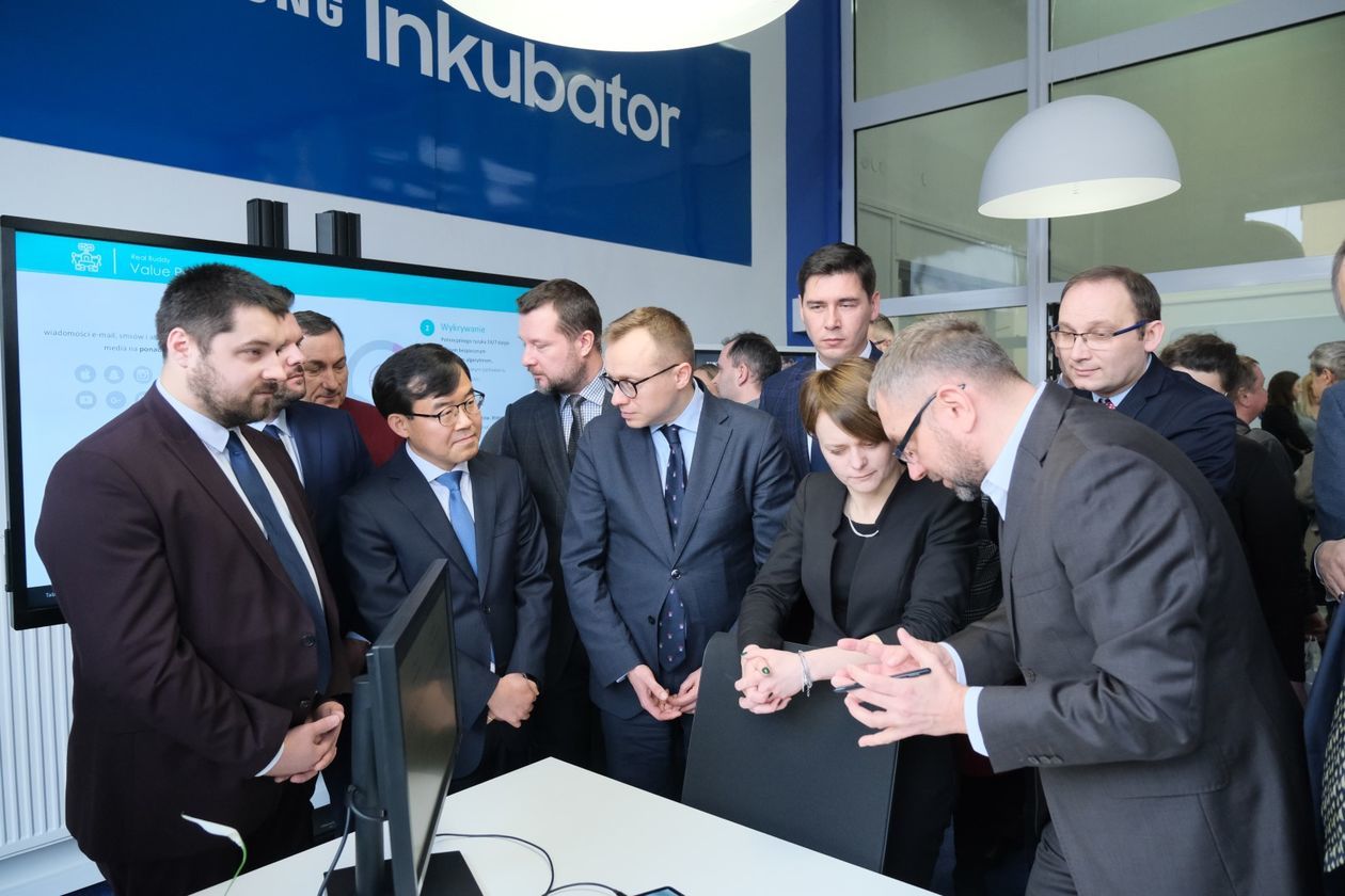  Samsung otworzył inkubator na Politechnice Lubelskiej (zdjęcie 1) - Autor: Maciej Kaczanowski