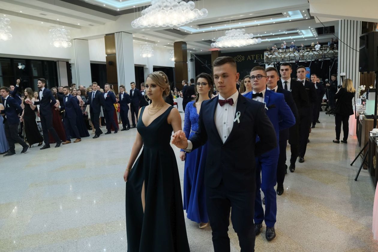  Studniówka 2019: Bal maturzystów V LO w hotelu Atelia (zdjęcie 161) - Autor: Maciej Kaczanowski