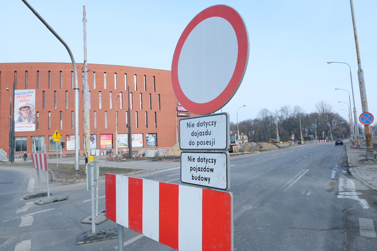  Zamknięta ul. Fabryczna w Lublinie (zdjęcie 1) - Autor: Maciej Kaczanowski