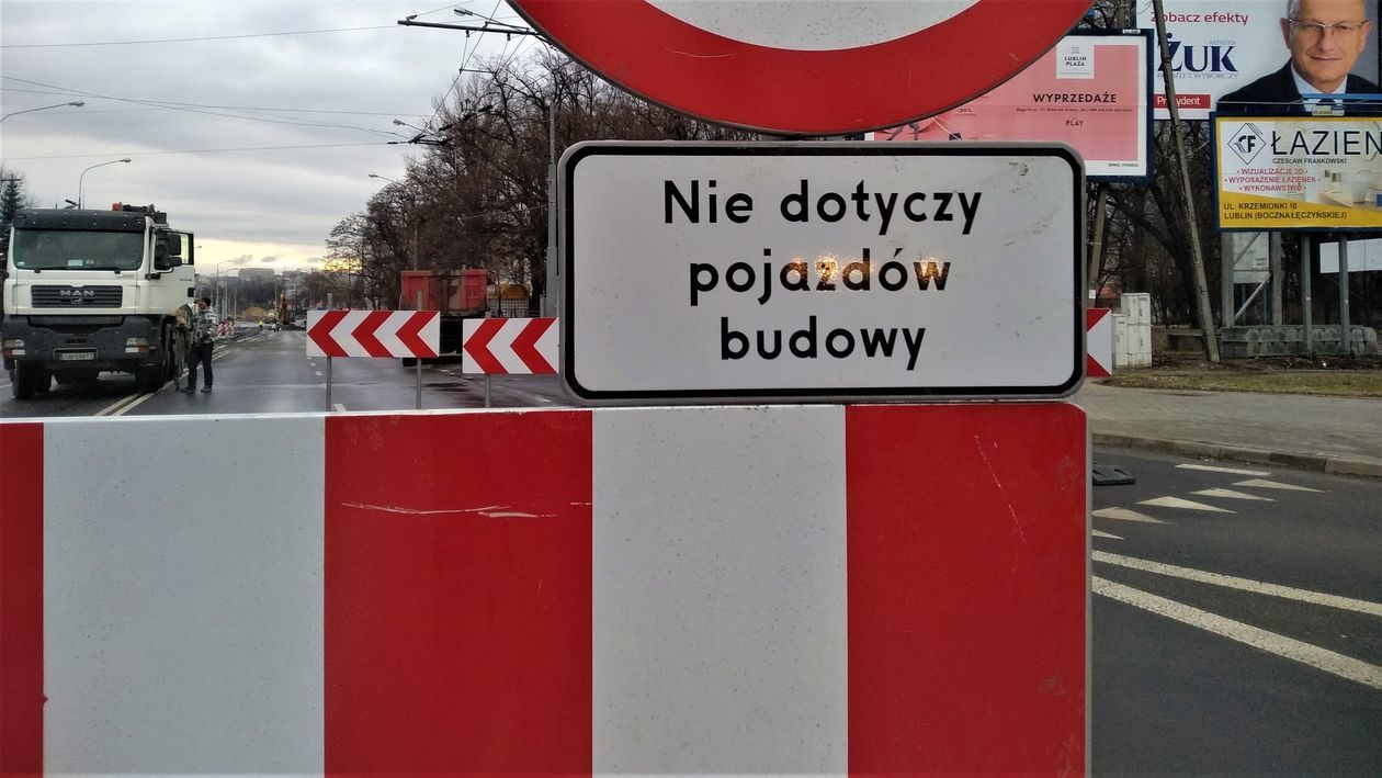  Zamknięta ulica Fabryczna w Lublinie. Utrudnienia w ruchu (zdjęcie 4) - Autor: Dominik Smaga