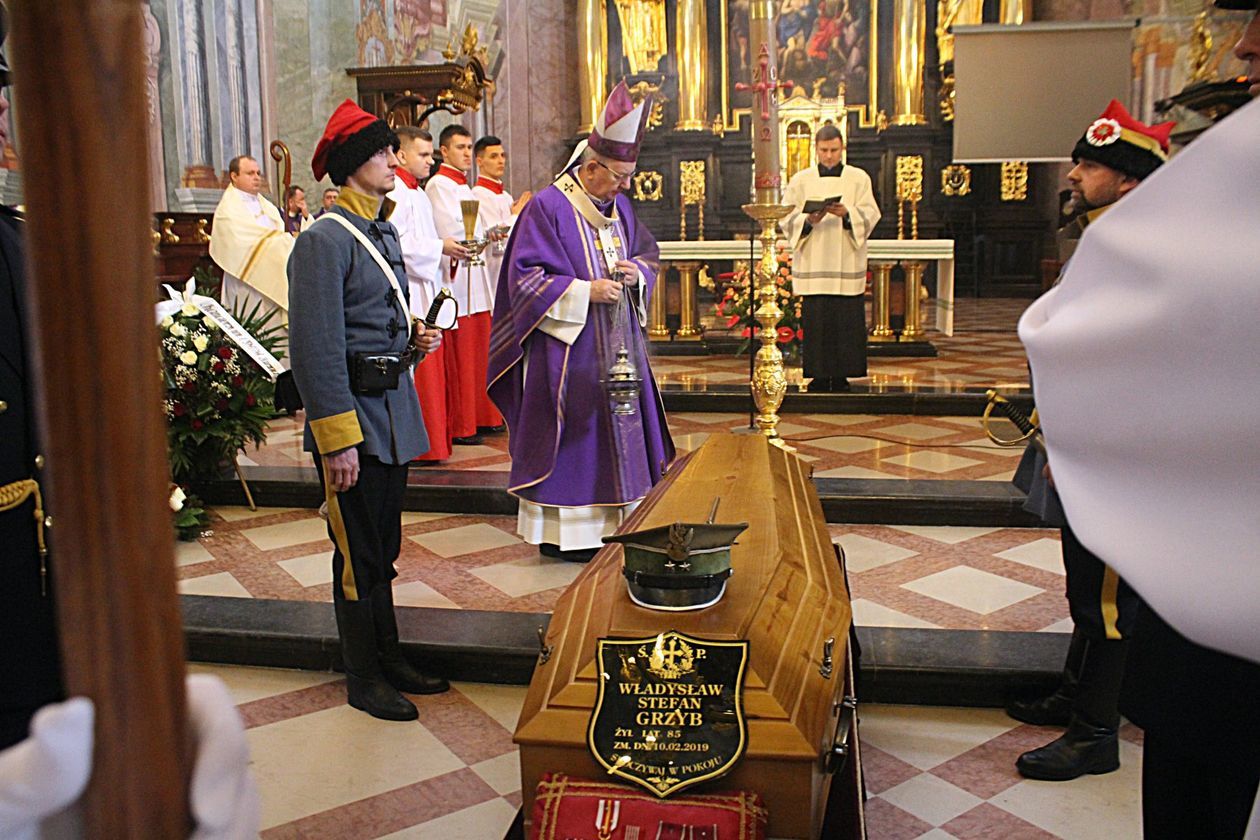  Pogrzeb Władysława Stefana Grzyba, klikona miejskiego (zdjęcie 1) - Autor: Mirosław Trembecki