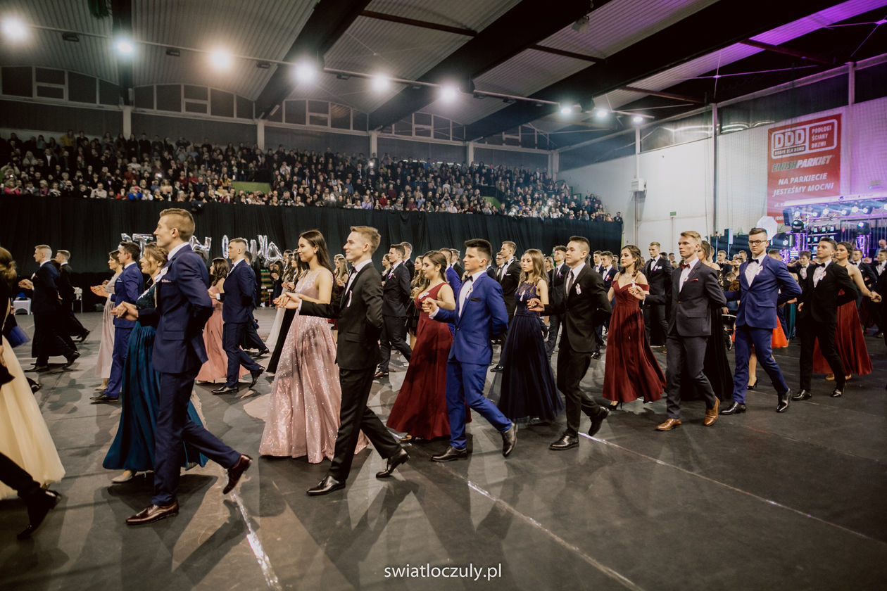  Studniówka uczniów III LO w Zamościu (zdjęcie 1) - Autor: Kazimierz Chmiel