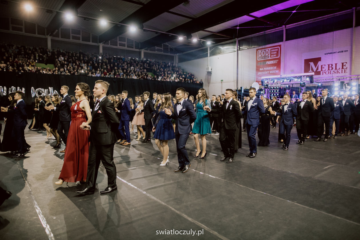  Studniówka uczniów III LO w Zamościu (zdjęcie 1) - Autor: Kazimierz Chmiel