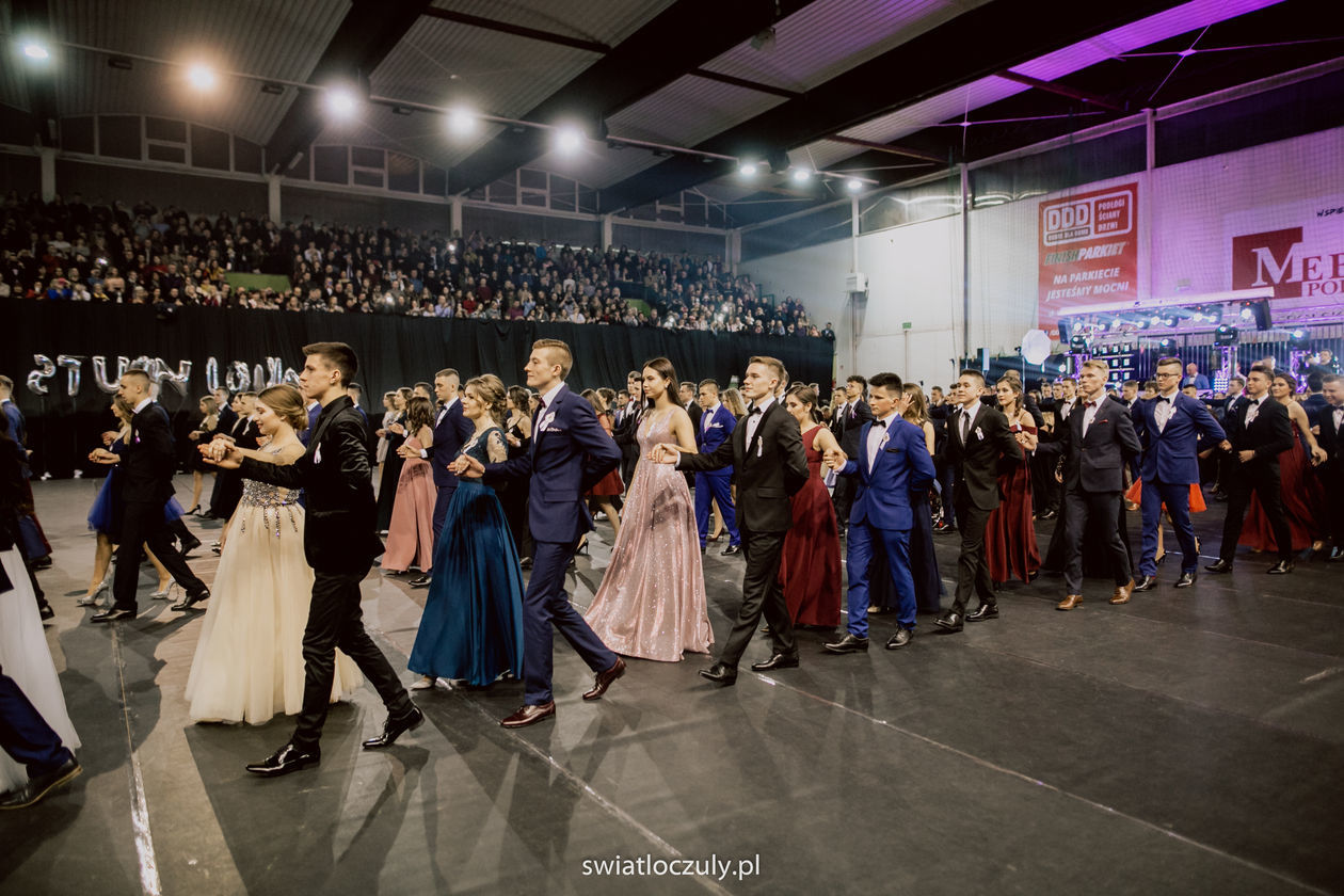  Studniówka uczniów III LO w Zamościu (zdjęcie 1) - Autor: Kazimierz Chmiel