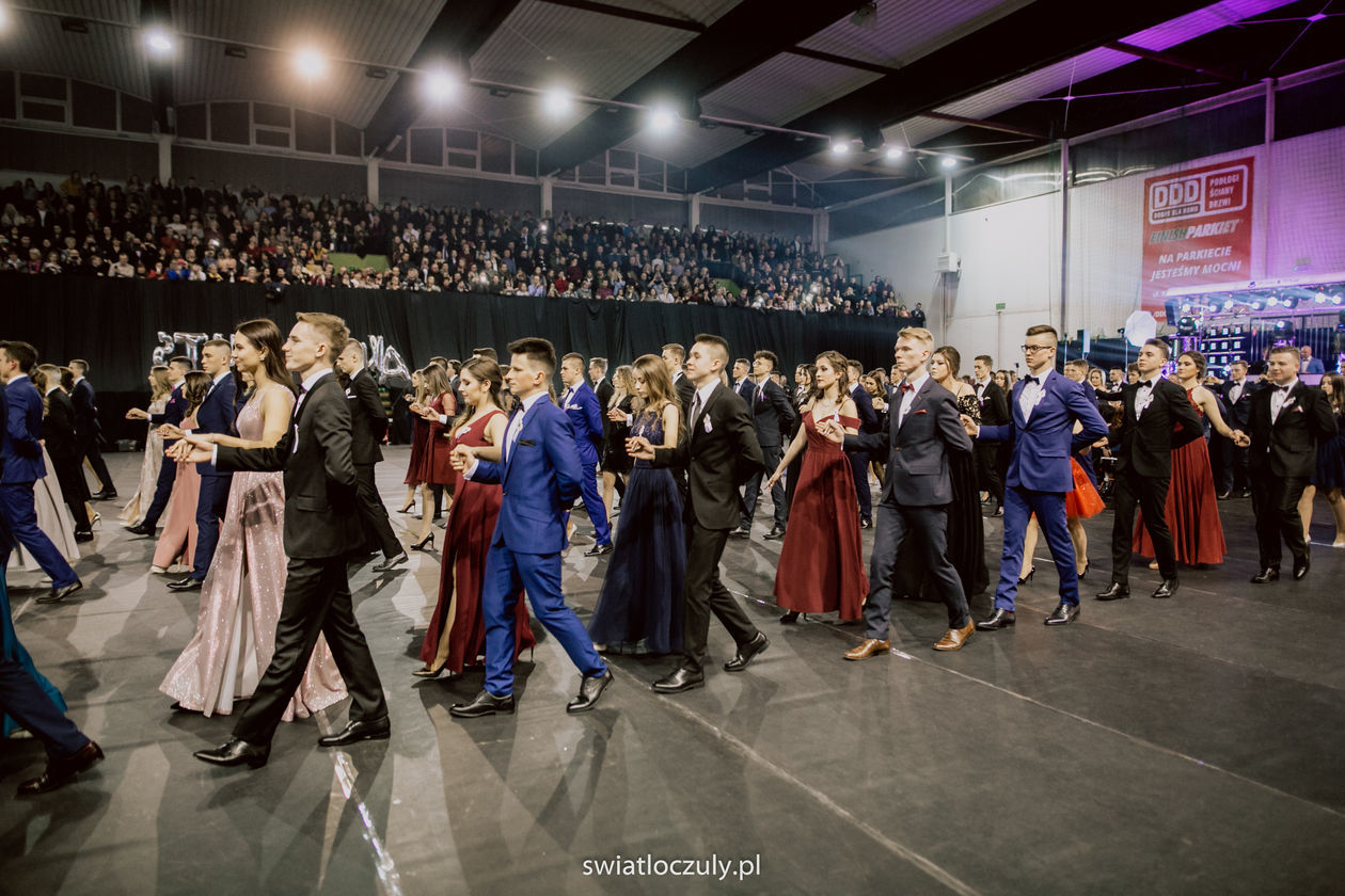  Studniówka uczniów III LO w Zamościu (zdjęcie 1) - Autor: Kazimierz Chmiel