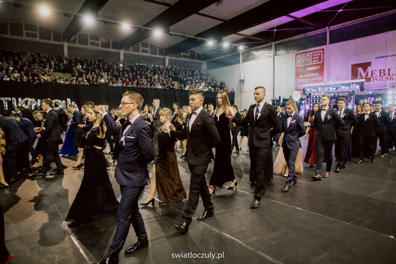  Studniówka uczniów III LO w Zamościu (zdjęcie 1) - Autor: Kazimierz Chmiel