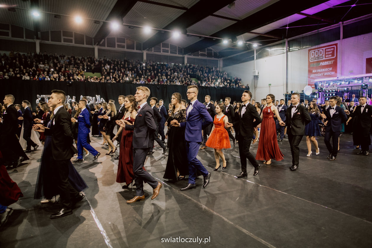  Studniówka uczniów III LO w Zamościu (zdjęcie 1) - Autor: Kazimierz Chmiel