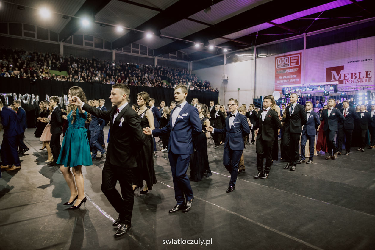  Studniówka uczniów III LO w Zamościu (zdjęcie 1) - Autor: Kazimierz Chmiel