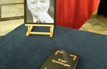 Księga kondolencyjna w Lubelskim Urzędzie Wojewódzkim (zdjęcie 3)
