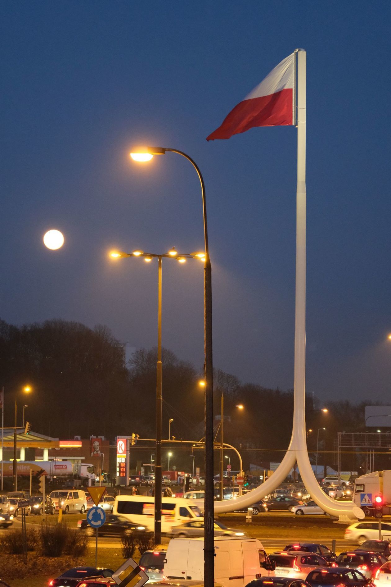  Wielki, czerwony Księżyc nad Lublinem (zdjęcie 6) - Autor: Maciej Kaczanowski