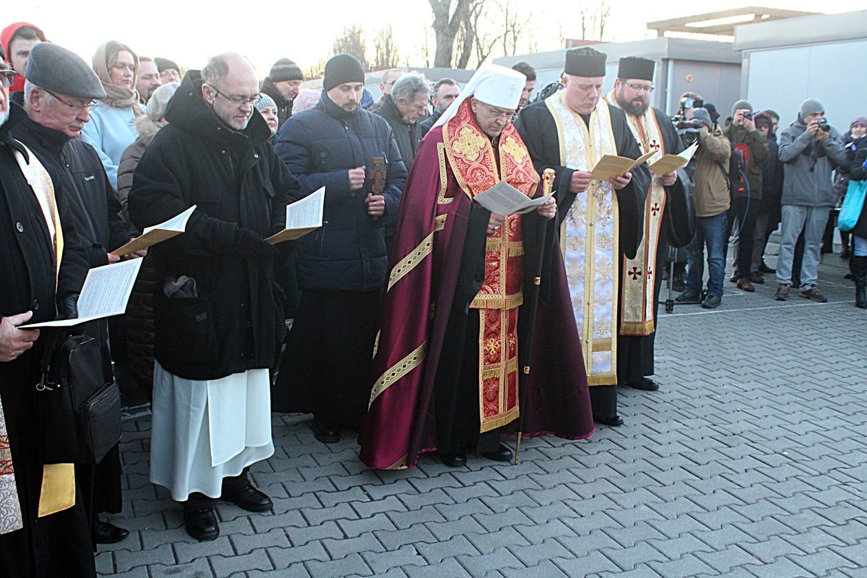  Poroszenko symbolicznie rozpoczął budowę pomnika ks. Kowcza (zdjęcie 1) - Autor: Mirosław Trembecki