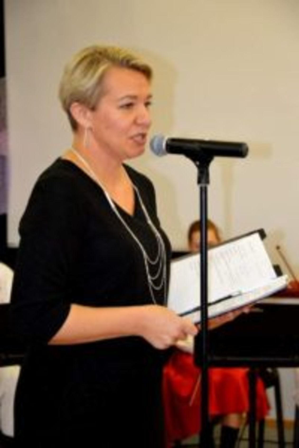  <p><strong>Renata Socha</strong></p>
<p>Dyrektor MDK w Biłgoraju. Tworzy dla dzieci zajęcia pozalekcyjne z zakresu tańca, śpiewu, teatru, plastyki, muzyki instrumentalnej i dziennikarstwa. Organizuje koncerty i festiwale. Do wsp&oacute;lnego działania zachęca wszystkie środowiska mieszkańc&oacute;w łącząc ich między podziałami.&nbsp;</p>
<p><strong>Kod SMS SUKCES.60</strong></p>