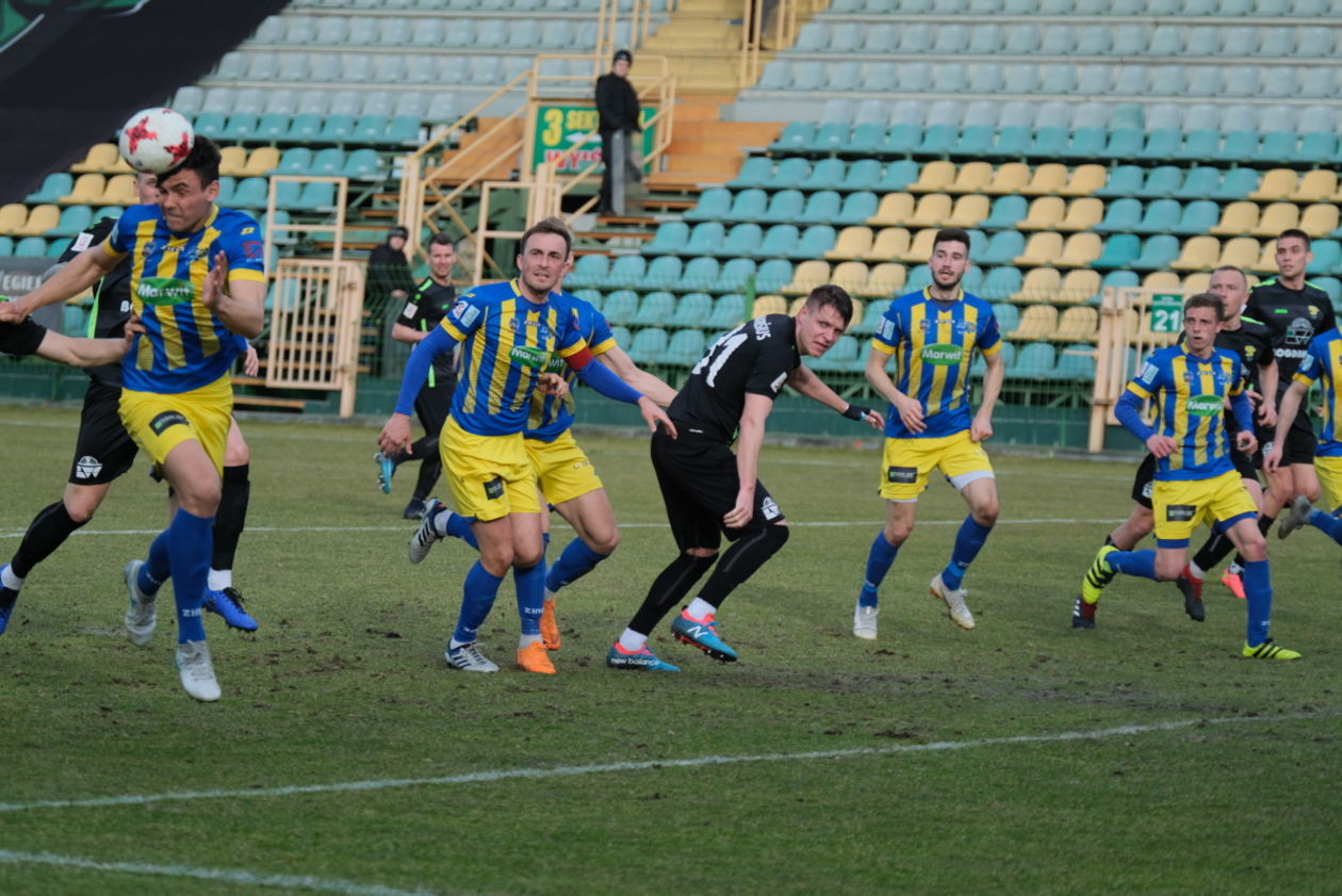  Górnik Łęczna vs Elana Toruń 1:1 (zdjęcie 1) - Autor: Maciej Kaczanowski