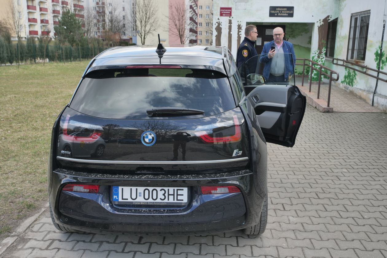  Strażnicy miejscy testują elektryczne BMW (zdjęcie 1) - Autor: Krzysztof Mazur