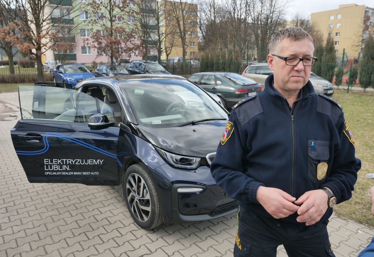  Strażnicy miejscy testują elektryczne BMW (zdjęcie 1) - Autor: Krzysztof Mazur