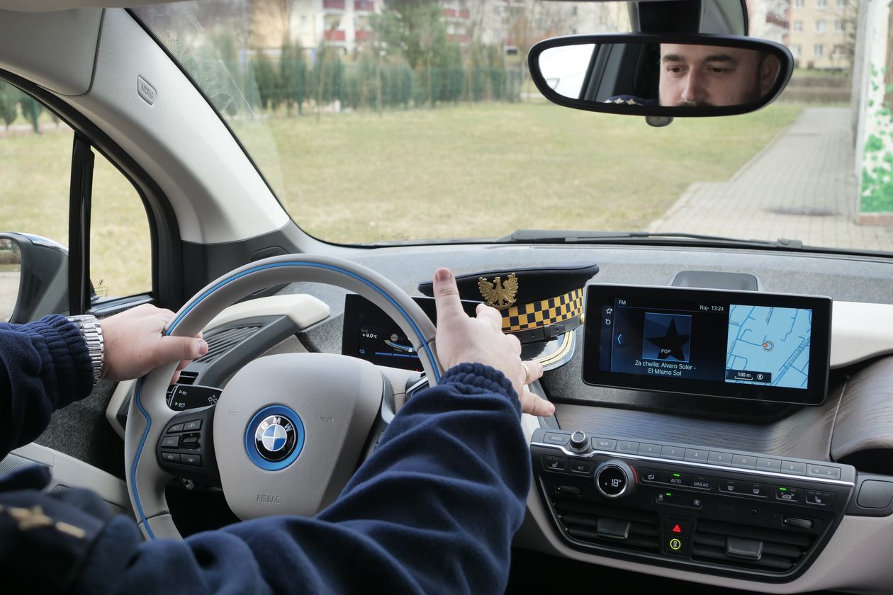  Strażnicy miejscy testują elektryczne BMW (zdjęcie 1) - Autor: Krzysztof Mazur