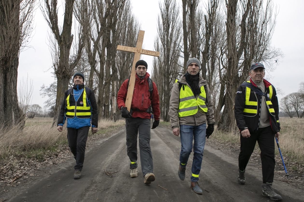  Ekstremalna Droga Krzyżowa z Lublina do Lubartowa (zdjęcie 1) - Autor: Jacek Szydłowski