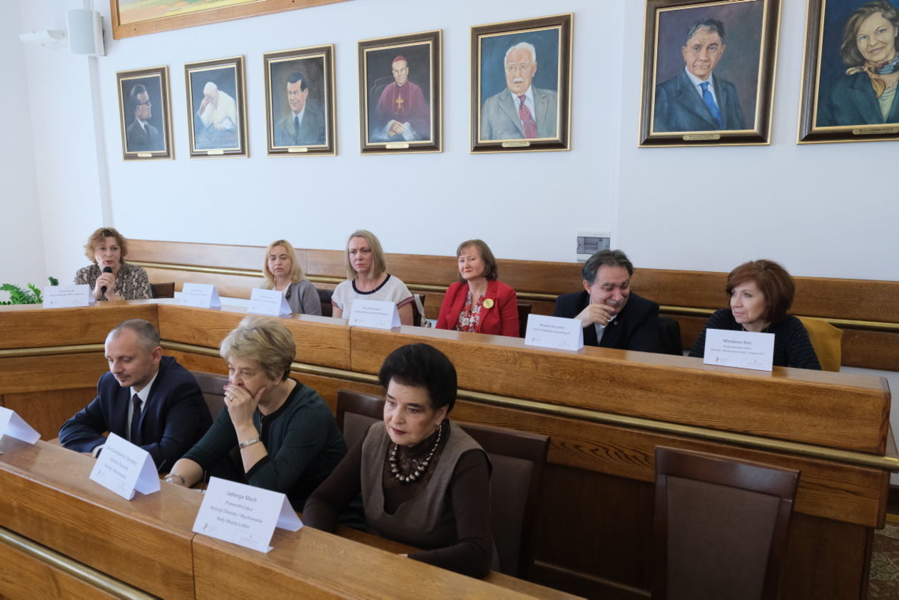  Posiedzenie Młodzieżowej Rady Miasta (zdjęcie 9) - Autor: Maciej Kaczanowski
