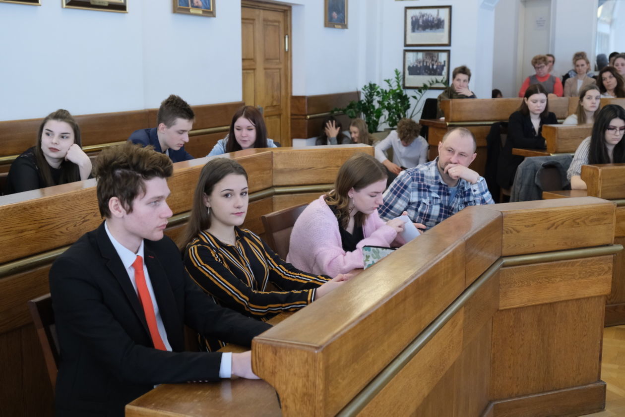  Posiedzenie Młodzieżowej Rady Miasta (zdjęcie 11) - Autor: Maciej Kaczanowski