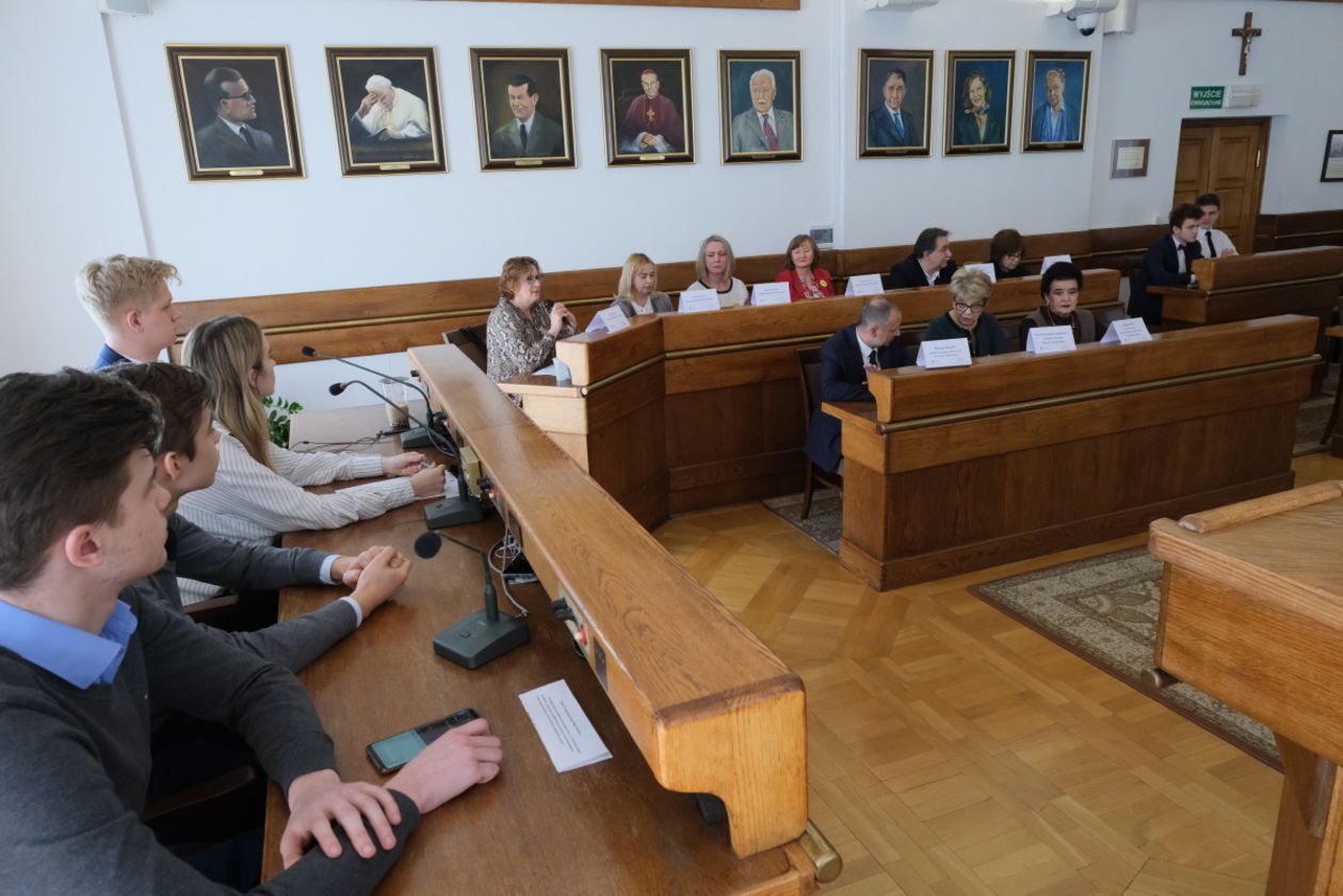  Posiedzenie Młodzieżowej Rady Miasta (zdjęcie 2) - Autor: Maciej Kaczanowski