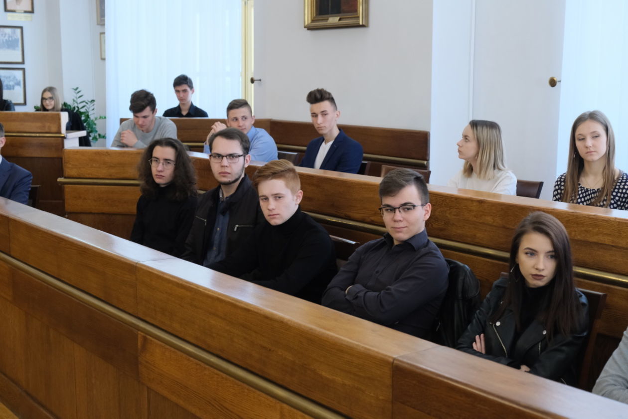  Posiedzenie Młodzieżowej Rady Miasta (zdjęcie 10) - Autor: Maciej Kaczanowski