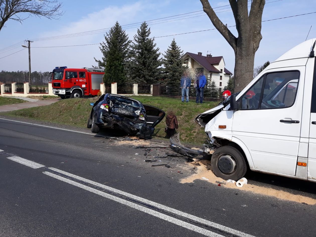  Wypadek w miejscowości Spławy Pierwsze (zdjęcie 1) - Autor: KPP Kraśnik
