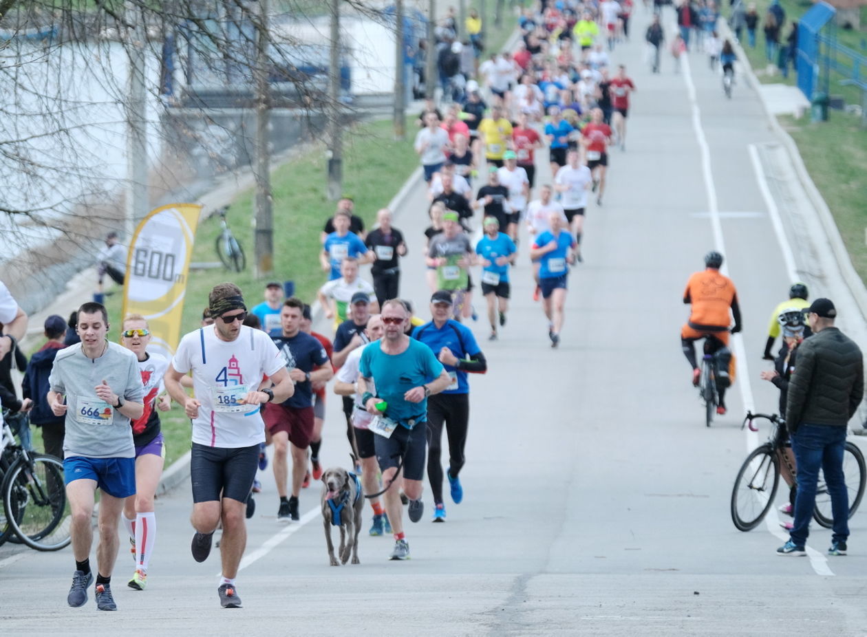  4 Dycha do Maratonu na Zalewem Zemborzyckim (zdjęcie 1) - Autor: Maciej Kaczanowski