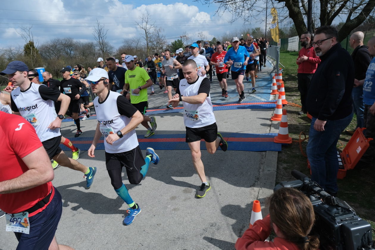  4 Dycha do Maratonu na Zalewem Zemborzyckim (zdjęcie 1) - Autor: Maciej Kaczanowski