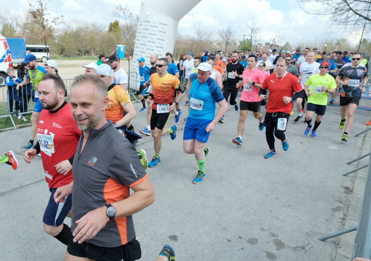  4 Dycha do Maratonu na Zalewem Zemborzyckim (zdjęcie 1) - Autor: Maciej Kaczanowski