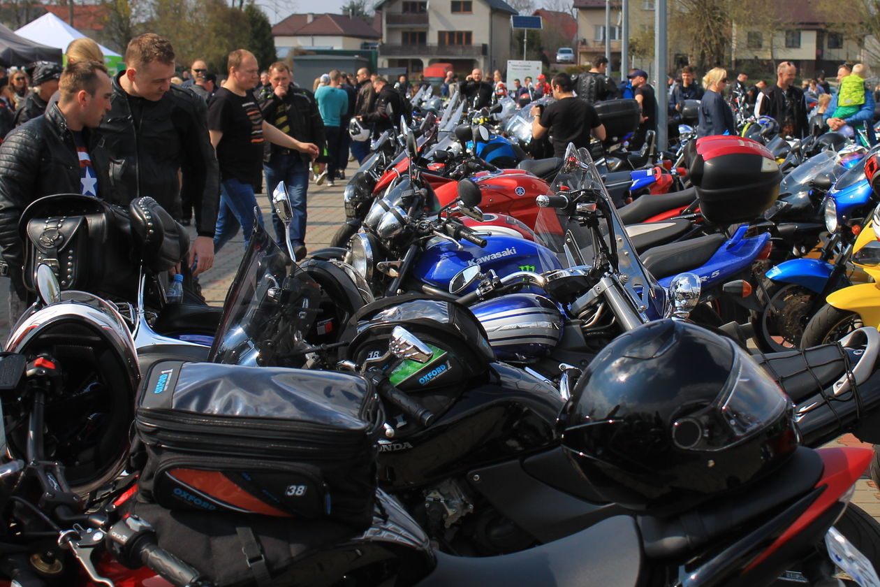  Motocykliści rozpoczęli sezon, w Dęblinie i Stężycy (zdjęcie 18) - Autor: Radosław Szczęch