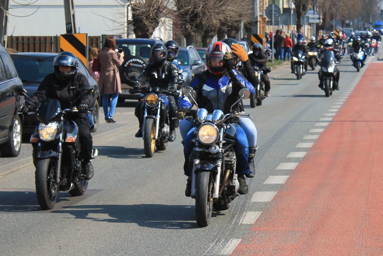  Motocykliści rozpoczęli sezon, w Dęblinie i Stężycy (zdjęcie 108) - Autor: Radosław Szczęch