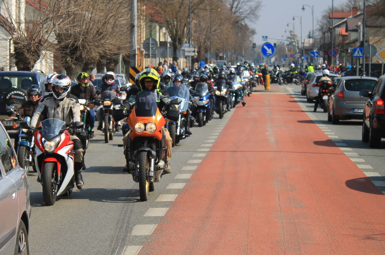  Motocykliści rozpoczęli sezon, w Dęblinie i Stężycy (zdjęcie 81) - Autor: Radosław Szczęch